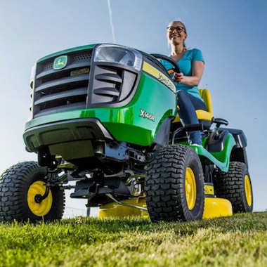 John Deere, tracteur de pelouse pour l'entretien des espaces verts